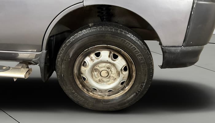 2019 Maruti Eeco 5 STR WITH A/C+HTR CNG, CNG, Manual, 1,06,043 km, Right Front Wheel