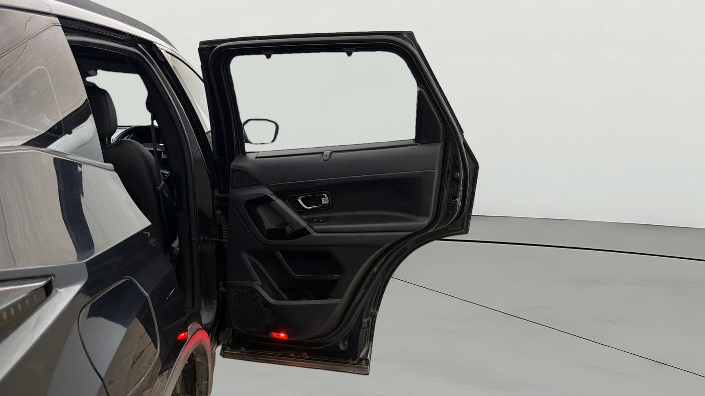 2024 Tata Harrier ADVENTURE PLUS DARK EDITION AT, Diesel, Automatic, 40,732 km, RHS Rear Door