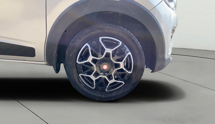 2020 Renault TRIBER RXZ AMT, Petrol, Automatic, 71,033 km, Right Front Wheel