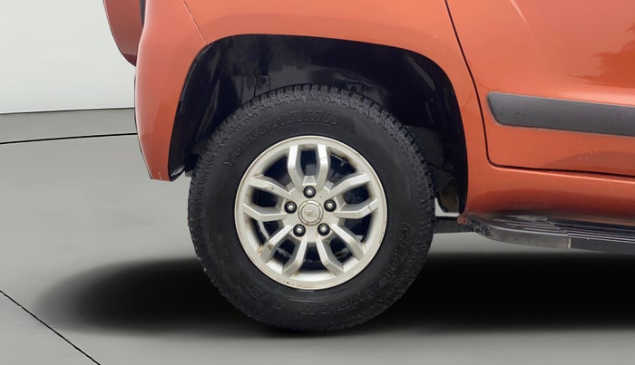 2017 Mahindra TUV300 T8 AMT, Diesel, Automatic, 1,02,809 km, Right Rear Wheel