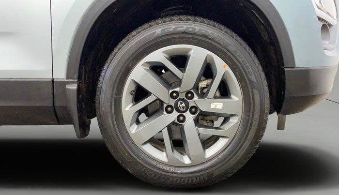 2022 Tata Safari XT PLUS, Diesel, Manual, 39,402 km, Right Front Wheel