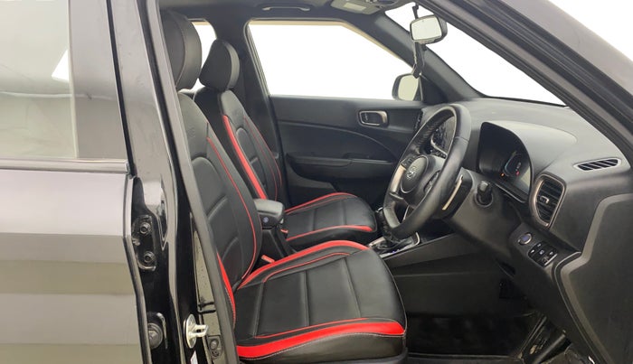 2023 Hyundai VENUE SX(O) 1.0 Turbo DCT Knight Edition, Petrol, Automatic, 20,866 km, Right Side Front Door Cabin