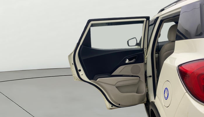 2021 Mahindra XUV300 W8 (O) 1.2 PETROL, Petrol, Manual, 1,22,446 km, LHS Rear Door