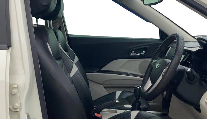 2022 Mahindra XUV300 W8 (O) 1.5 DIESEL, Diesel, Manual, 78,278 km, Right Side Front Door Cabin