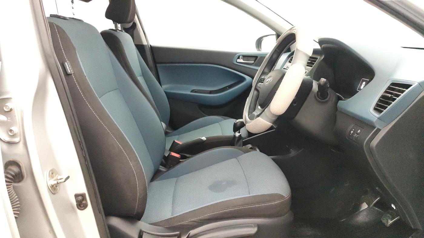 2017 Hyundai i20 Active 1.2 SX, Petrol, Manual, 41,504 km, Right Side Front Door Cabin