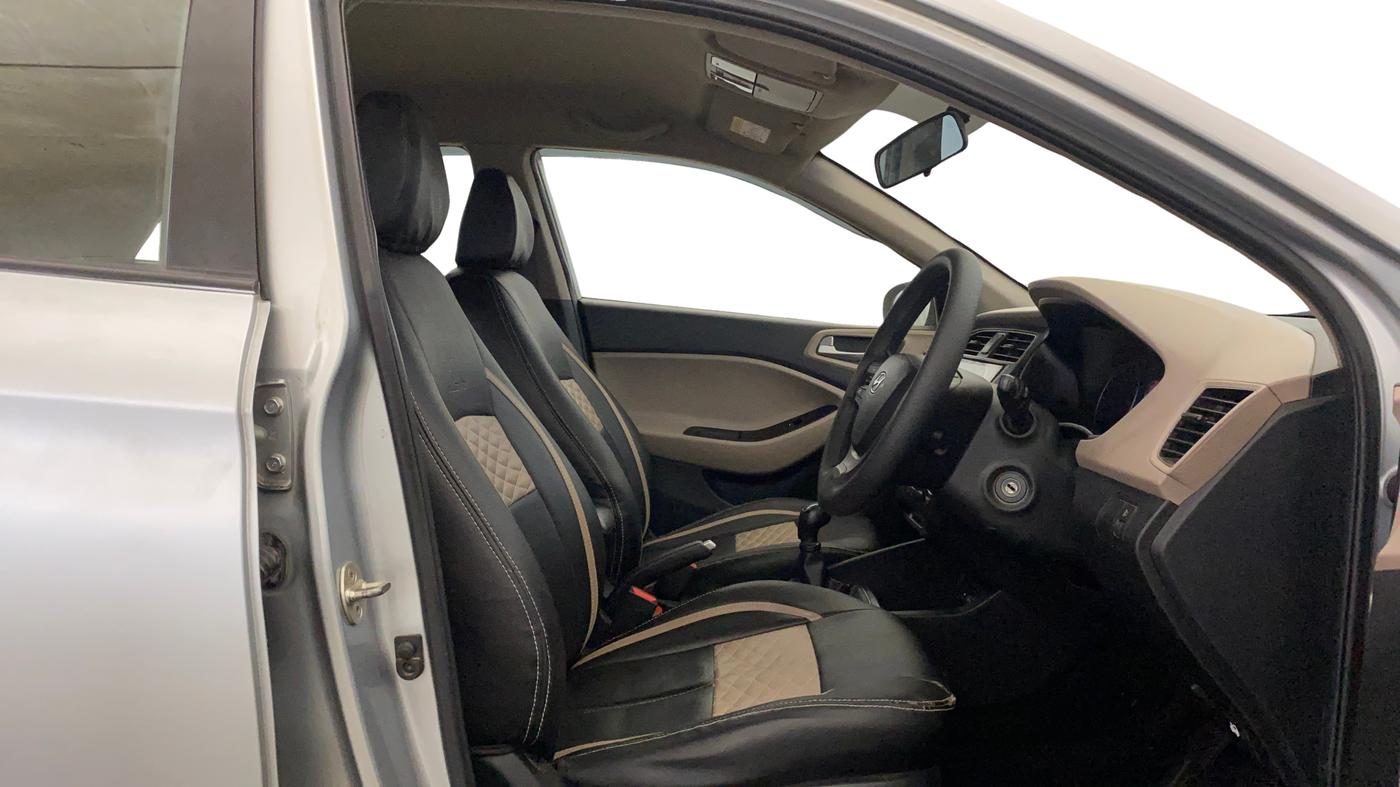 2019 Hyundai Elite i20 MAGNA PLUS 1.2, Petrol, Manual, 72,659 km, Right Side Front Door Cabin