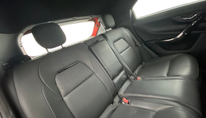 2023 Tata NEXON FEARLESS + SUNROOF AMT DUAL TONE 1.5 DIESEL, Diesel, Automatic, 15,482 km, Right Side Rear Door Cabin