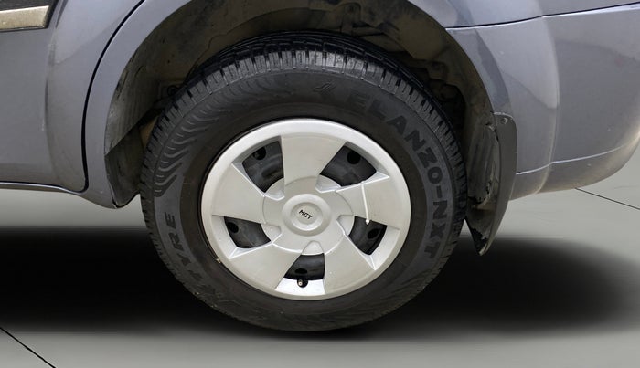 2014 Mahindra XUV500 W4, Diesel, Manual, 1,12,565 km, Left Rear Wheel