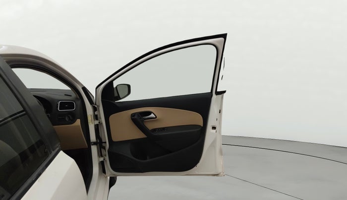 2017 Volkswagen Ameo HIGHLINE1.2L PLUS 16 ALLOY, Petrol, Manual, 95,740 km, RHS Front Door