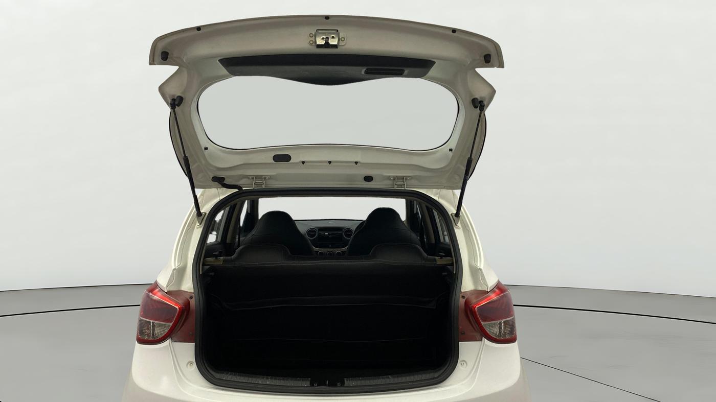 2016 Hyundai Grand i10 MAGNA 1.2 KAPPA VTVT, Petrol, Manual, 70,249 km, Boot Door Open