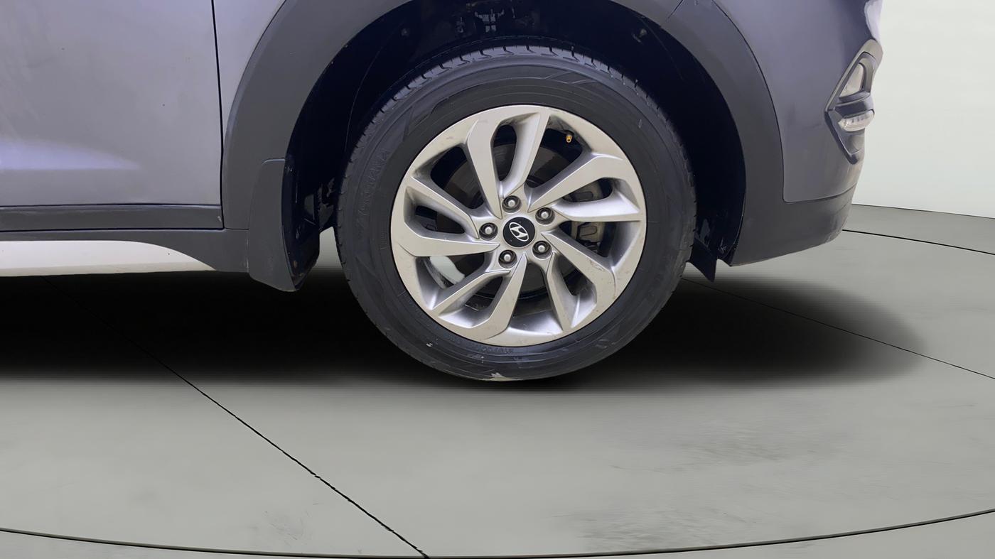 2017 Hyundai Tucson 2WD MT DIESEL, Diesel, Manual, 1,03,829 km, Right Front Wheel