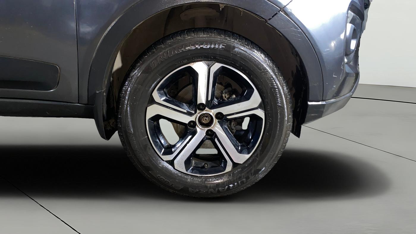 2022 Tata NEXON XZ PLUS PETROL, CNG, Manual, 1,05,744 km, Right Front Wheel