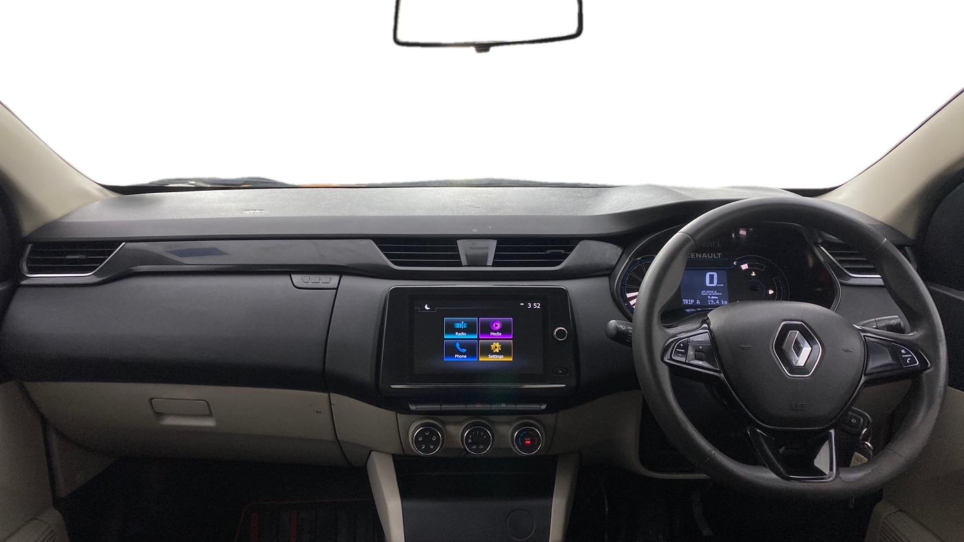 2022 Renault TRIBER RXT, Petrol, Manual, 1,02,055 km, Dashboard