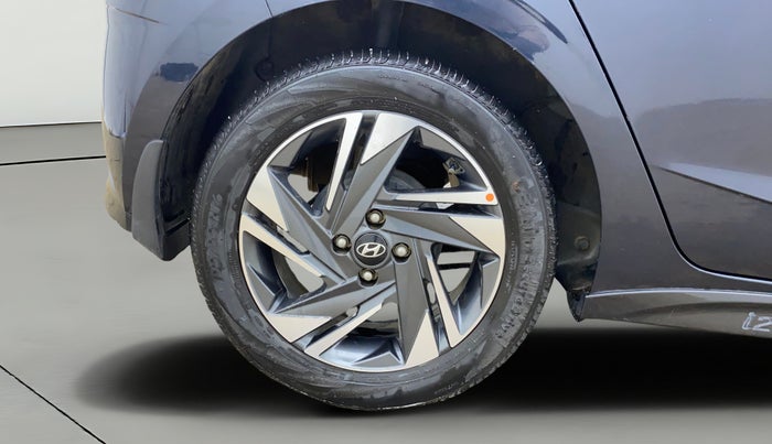 2022 Hyundai NEW I20 ASTA (O) 1.2 MT, Petrol, Manual, 37,724 km, Right Rear Wheel