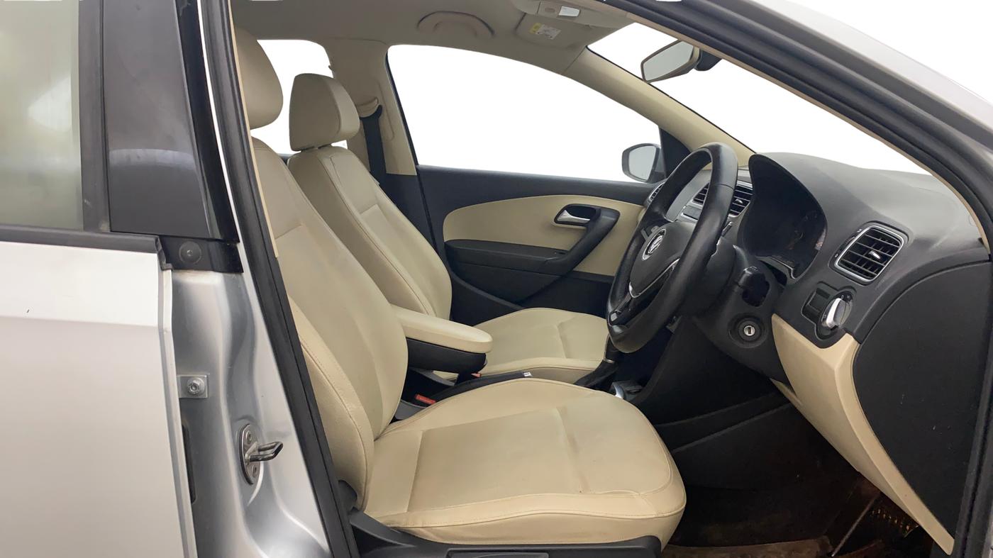 2019 Volkswagen Vento HIGHLINE PLUS 1.5 AT, Diesel, Automatic, 62,263 km, Right Side Front Door Cabin