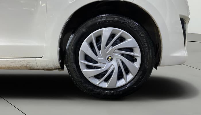 2013 Maruti Ertiga VXI, Petrol, Manual, 47,107 km, Right Front Wheel