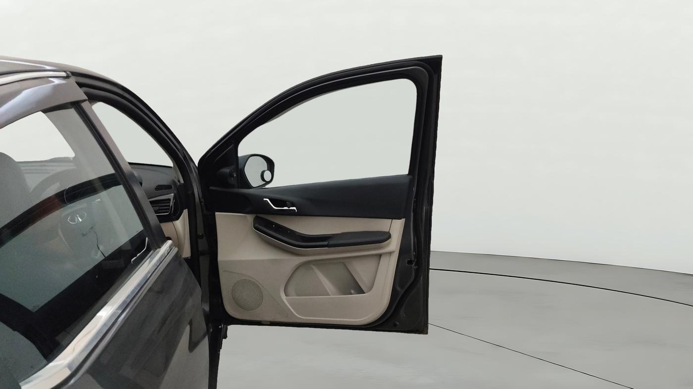 2023 Tata Tiago XZ PLUS PETROL, Petrol, Manual, 32,581 km, RHS Front Door