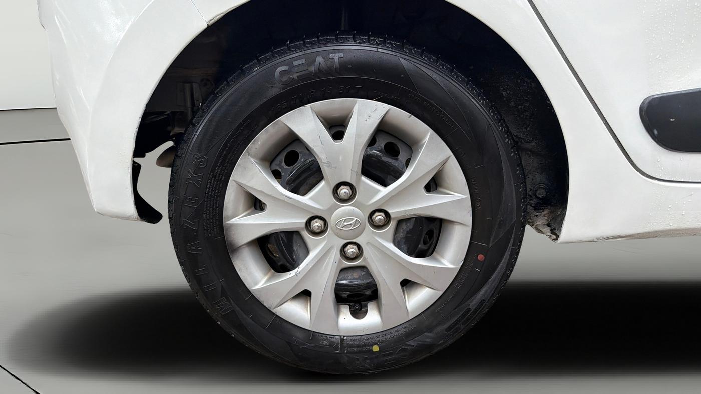 2015 Hyundai Grand i10 SPORTZ 1.2 KAPPA VTVT, Petrol, Manual, 58,650 km, Right Rear Wheel