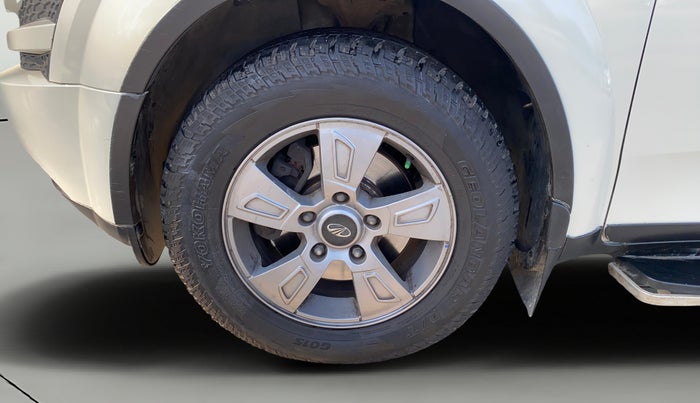 2015 Mahindra XUV500 W8, Diesel, Manual, 77,616 km, Left Front Wheel