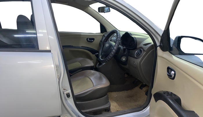 2016 Hyundai i10 SPORTZ 1.1, Petrol, Manual, 89,087 km, Right Side Front Door Cabin