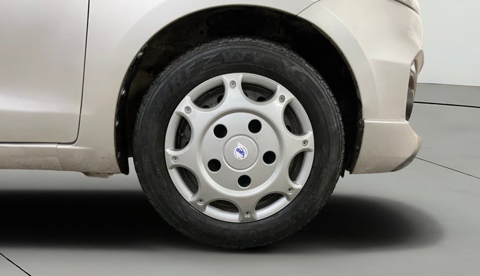 2018 Maruti Ertiga VXI, CNG, Manual, 75,631 km, Right Front Wheel