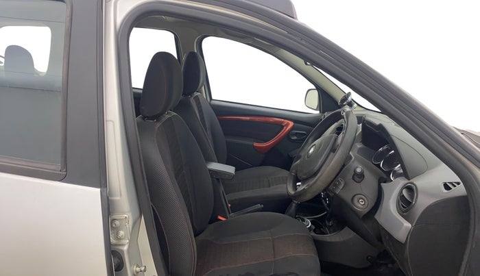 2017 Renault Duster RXS CVT, Petrol, Automatic, 1,09,289 km, Right Side Front Door Cabin