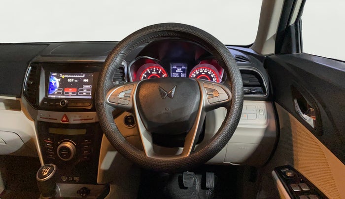 2023 Mahindra XUV300 W8 1.2 PETROL, Petrol, Manual, 22,230 km, Steering Wheel Close Up