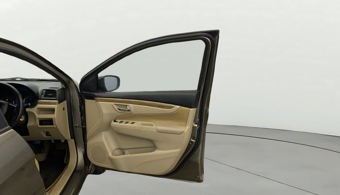 2019 Maruti Ciaz SIGMA 1.5 SHVS MT  PETROL, Petrol, Manual, 50,677 km, RHS Front Door