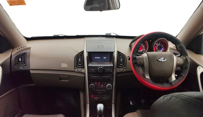 2017 Mahindra XUV500 W6, Diesel, Manual, 96,266 km, Dashboard