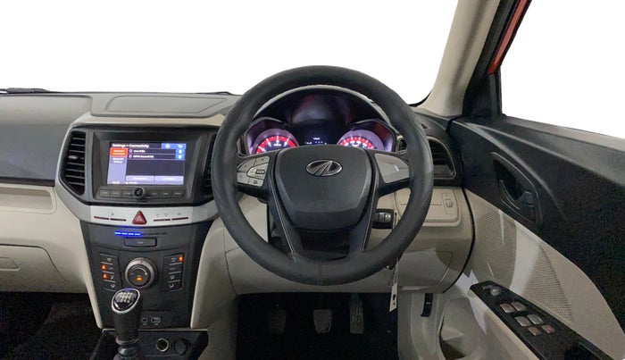 2019 Mahindra XUV300 W6 1.2 PETROL, Petrol, Manual, 86,895 km, Steering Wheel Close Up