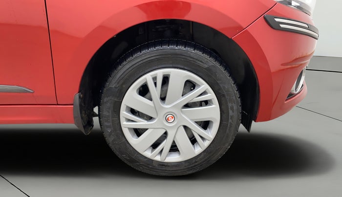 2018 Tata Tiago XZ PETROL, Petrol, Manual, 41,699 km, Right Front Wheel