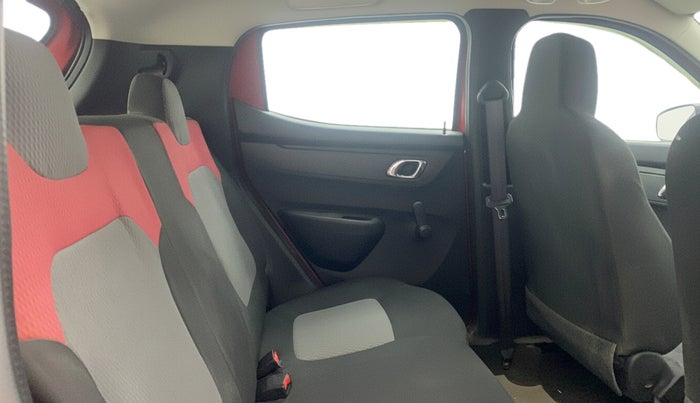 2018 Renault Kwid RXT 1.0 AMT (O), Petrol, Automatic, 44,598 km, Right Side Rear Door Cabin