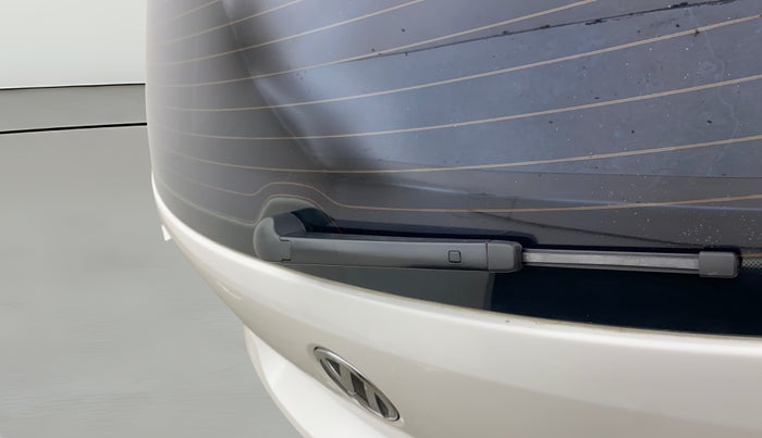 2016 Volkswagen Polo COMFORTLINE 1.2L, Petrol, Manual, 95,471 km, Rear Wiper