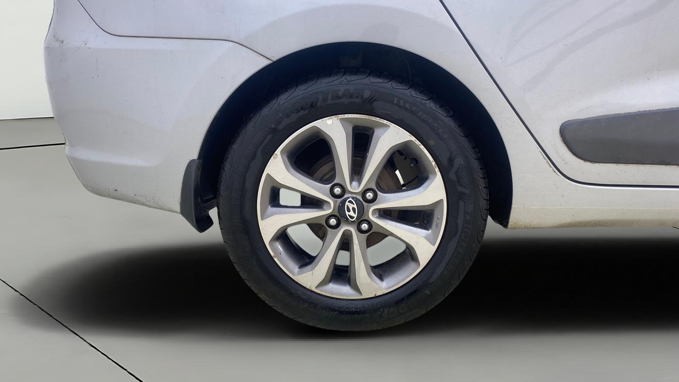 2015 Hyundai Xcent SX AT 1.2 (O), Petrol, Automatic, 19,691 km, Right Rear Wheel