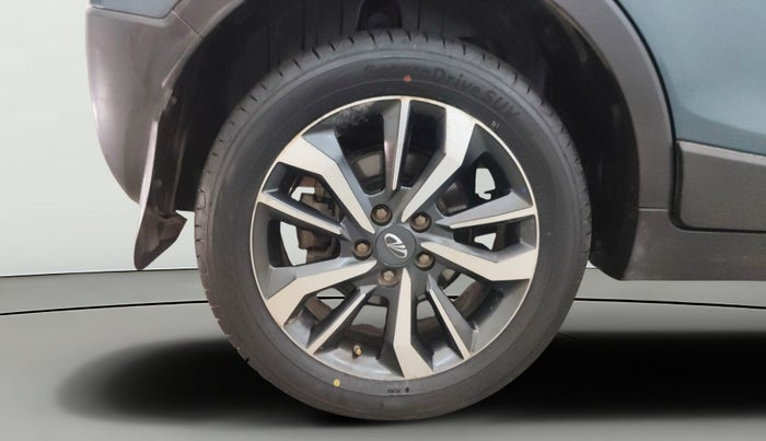 2021 Mahindra XUV300 W8 (O) 1.5 DIESEL, Diesel, Manual, 1,12,292 km, Right Rear Wheel