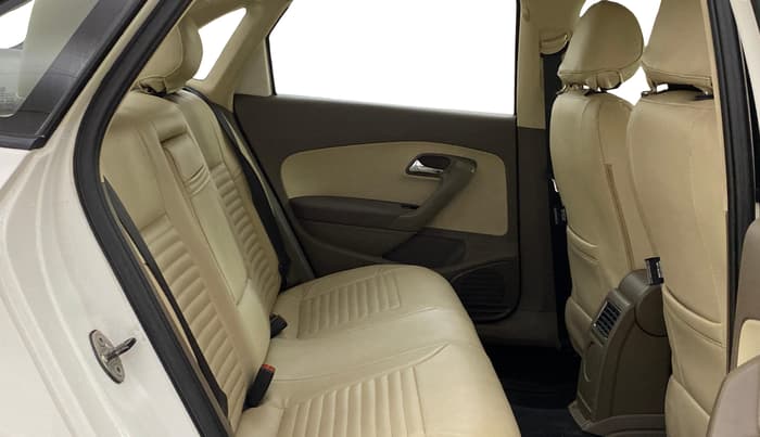 2015 Skoda Rapid ELEGANCE 1.6 MPI MT, Petrol, Manual, 1,27,039 km, Right Side Rear Door Cabin