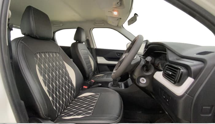 2023 Tata PUNCH PURE MT, Petrol, Manual, 56,302 km, Right Side Front Door Cabin