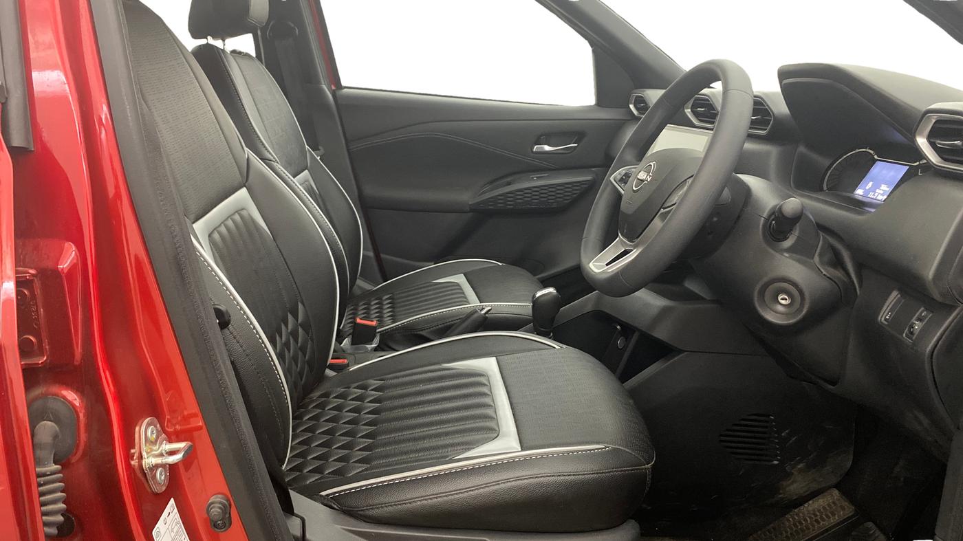 2025 Nissan MAGNITE Acenta B4D 1.0 Petrol AMT, Petrol, Automatic, 731 km, Right Side Front Door Cabin