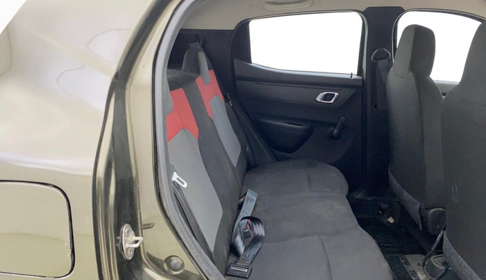 2018 Renault Kwid RXT 1.0 (O), Petrol, Manual, 50,239 km, Right Side Rear Door Cabin