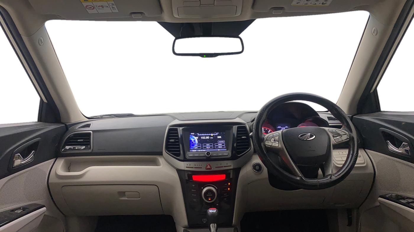 2021 Mahindra XUV300 W8 (O) 1.5 DIESEL AMT, Diesel, Automatic, 1,23,050 km, Dashboard