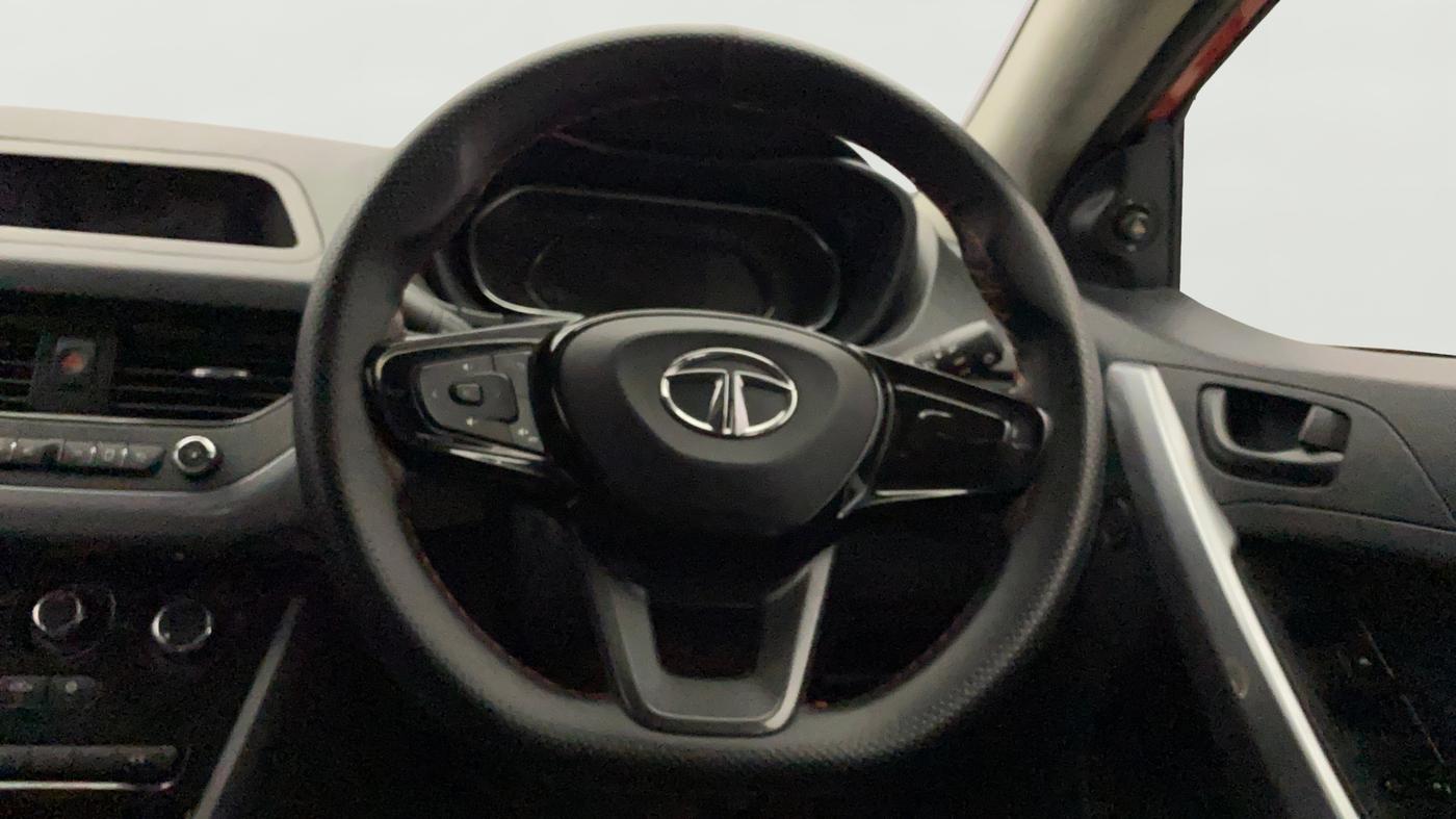 2020 Tata NEXON XM SUNROOF PETROL, Petrol, Manual, 27,588 km, Steering Wheel Close Up