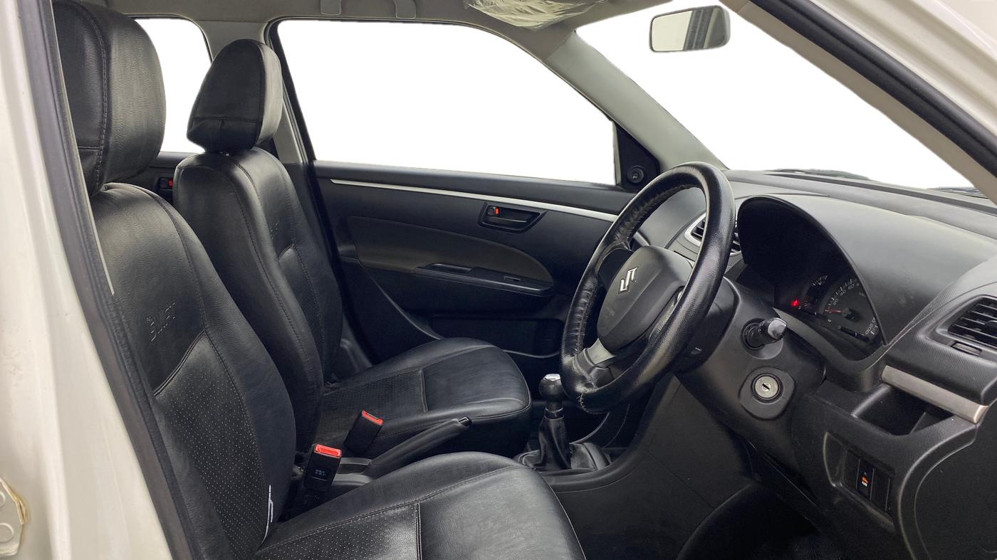 2017 Maruti Swift LXI (O), Petrol, Manual, 40,597 km, Right Side Front Door Cabin