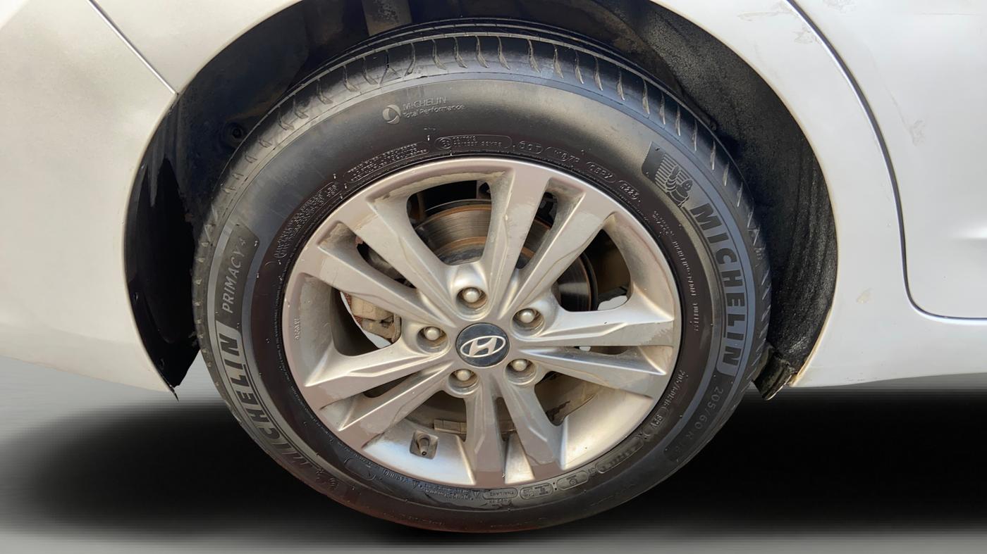 2018 Hyundai New Elantra 2.0 SX(O) AT PETROL, Petrol, Automatic, 1,36,426 km, Right Rear Wheel
