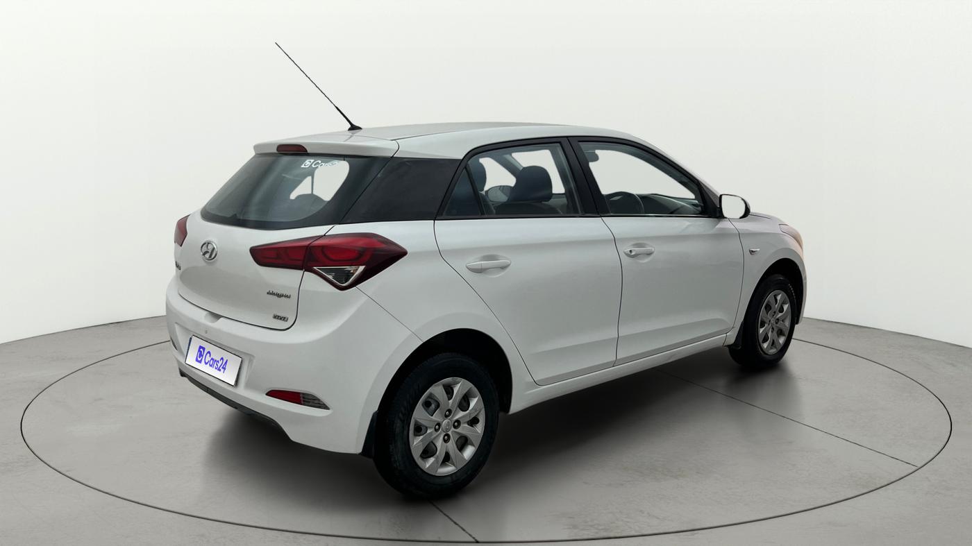 2015 Hyundai Elite i20 MAGNA 1.2, Petrol, Manual, 1,26,438 km, Right Back Diagonal