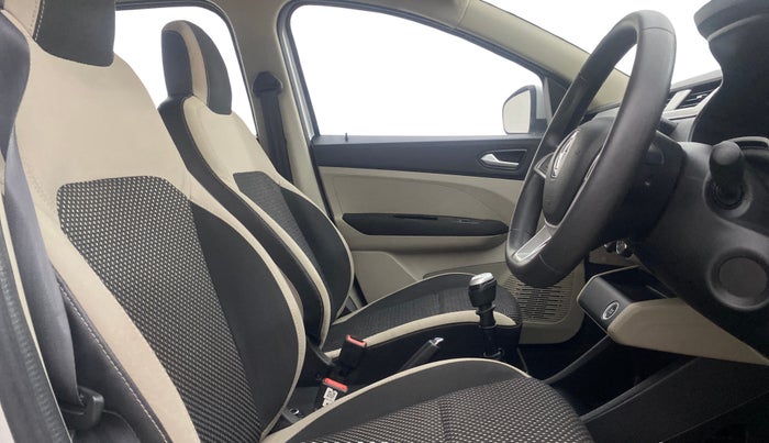 2020 Renault TRIBER RXZ, Petrol, Manual, 30,005 km, Right Side Front Door Cabin