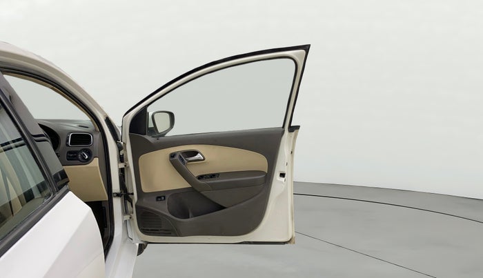 2014 Volkswagen Vento HIGHLINE DIESEL 1.6, Diesel, Manual, 80,229 km, RHS Front Door