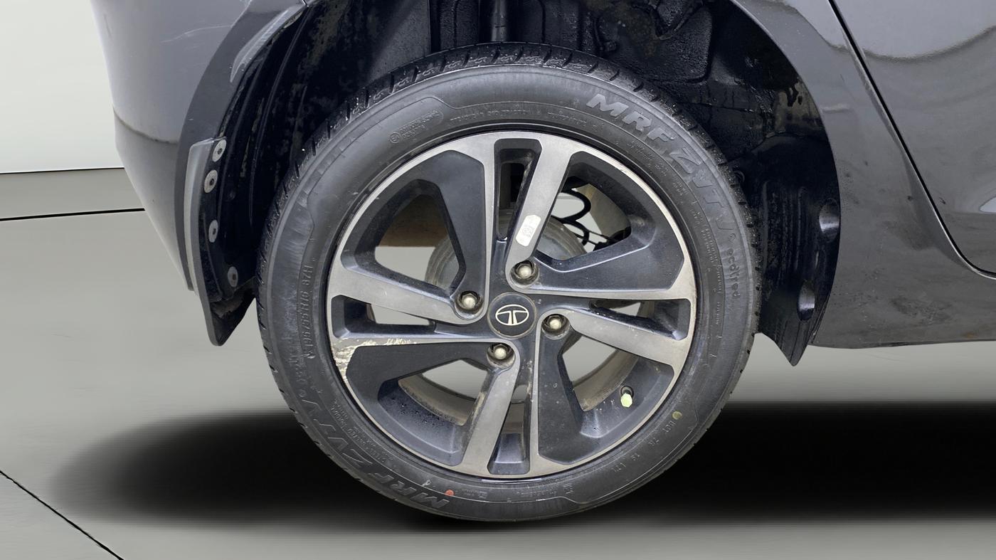 2021 Tata ALTROZ XZ PLUS PETROL DARK EDITION, Petrol, Manual, 26,075 km, Right Rear Wheel