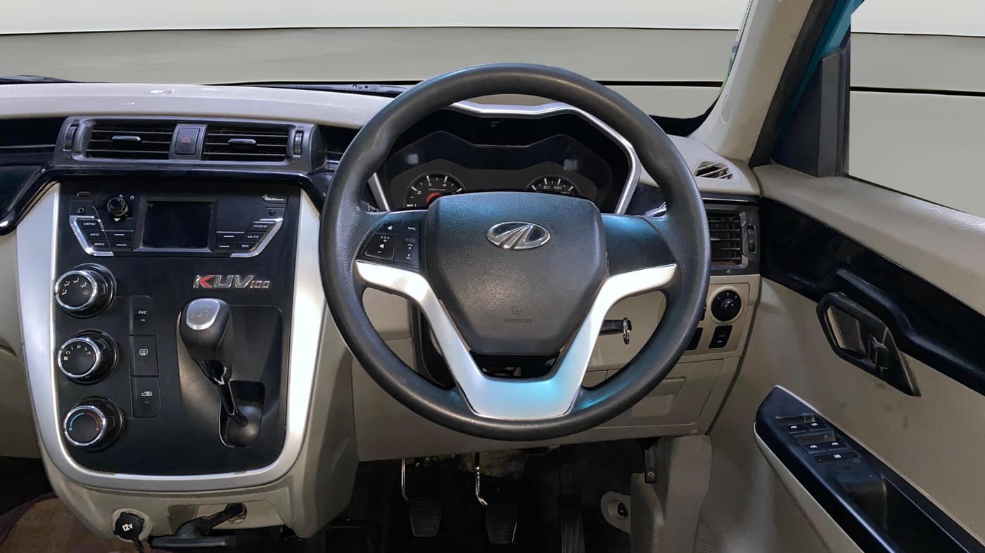 2015 Mahindra Kuv100 K8 6 STR, Petrol, Manual, 33,801 km, Steering Wheel Close Up