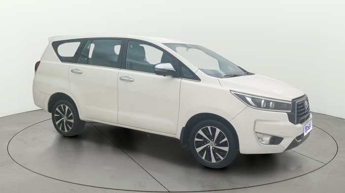 2025 Toyota Innova Crysta 2.4 ZX 7STR, Diesel, Manual, 16,012 km, Right Front Diagonal