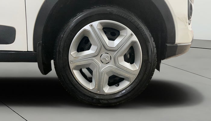 2021 Tata NEXON XM SUNROOF PETROL, Petrol, Manual, 33,975 km, Right Front Wheel